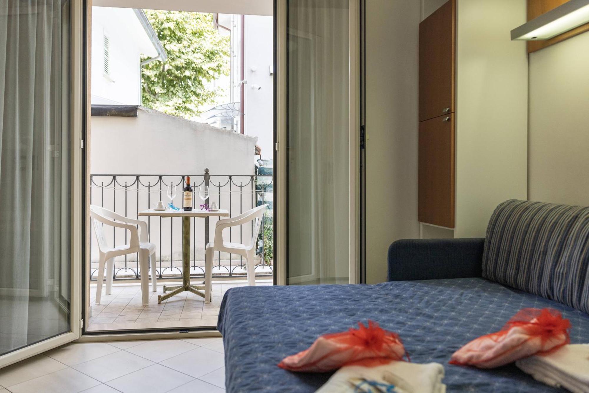 We Home - Palestrina17 - Riccione Sul Mare Esterno foto